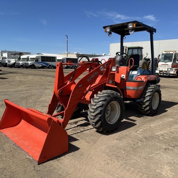 1999 KUBOTA R520