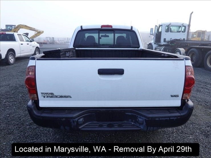 2014-toyota-tacoma-image-18