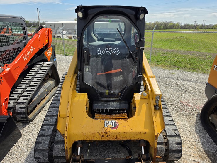 2021-caterpillar-299d3-image-4