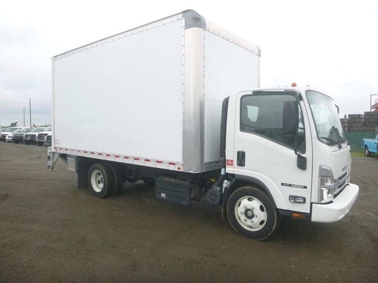 2023-isuzu-nrr-image-2