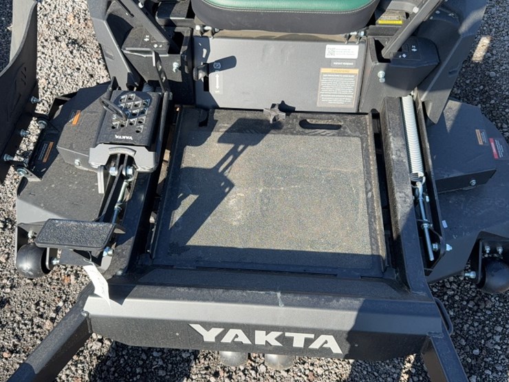 #4049-•-yakta-yxr-120-zero-turn-mower-image-5