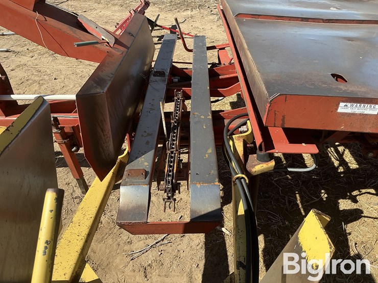 new-holland-1032-image-19