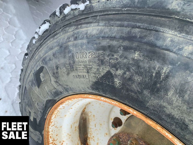 2003-freightliner-fl106-image-8