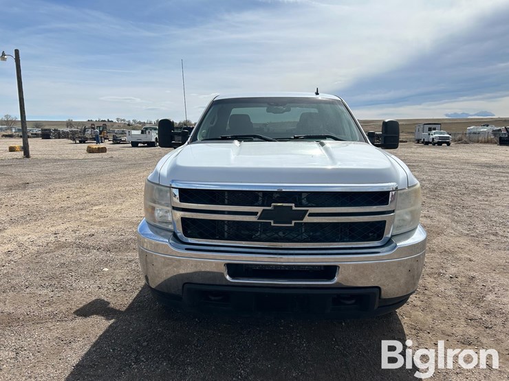 2011-chevrolet-silverado-2500-lt-image-2