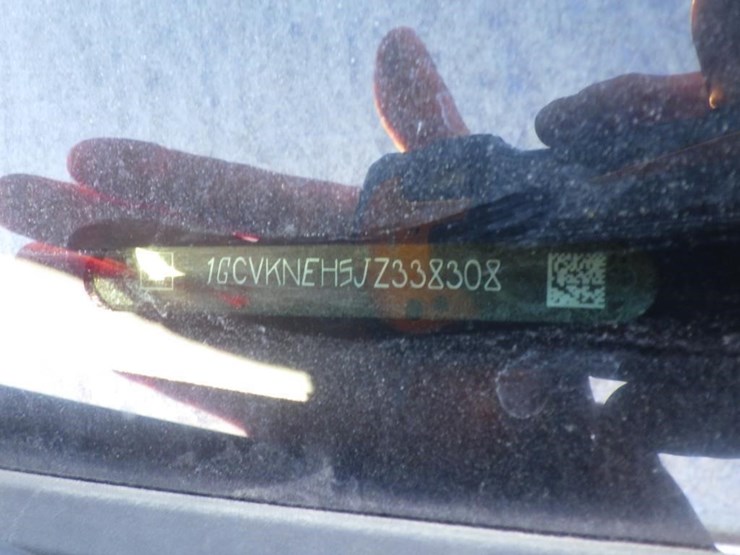 2018-chevrolet-1500-image-15