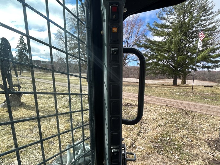 #372-•-2015-new-holland-l225-skid-steer-(scandia,-mn)-image-34