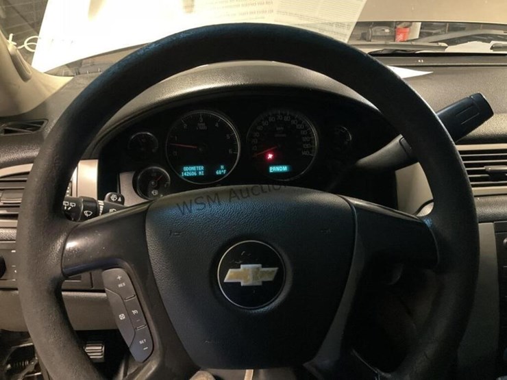 2012-chevrolet-tahoe-image-16