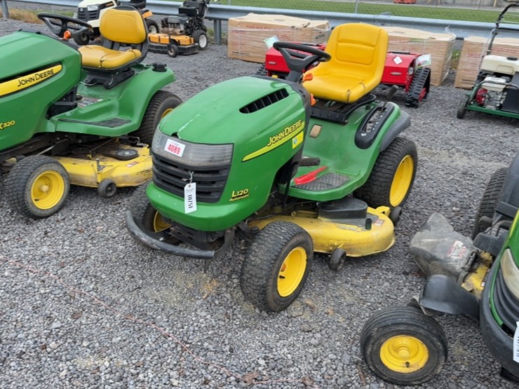 2004-john-deere-l120-image-1