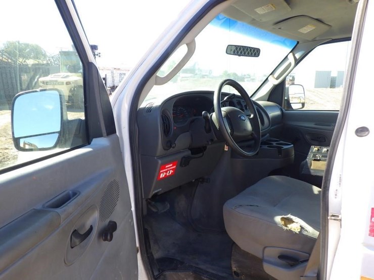 2006-ford-econoline-350-image-6