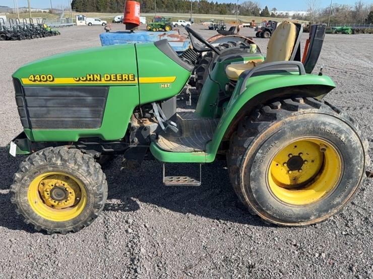 john-deere-4400-image-12
