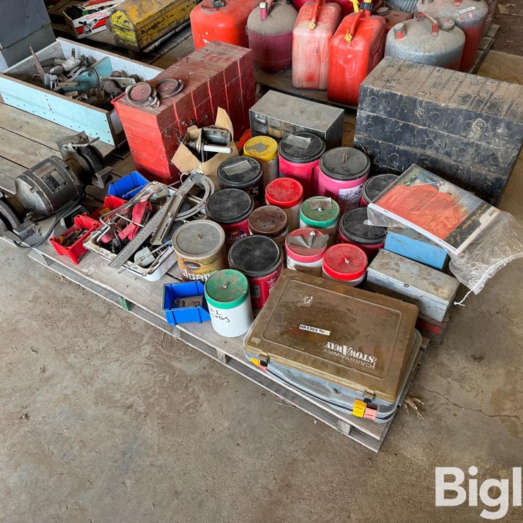 Nails/Screws/Fasteners