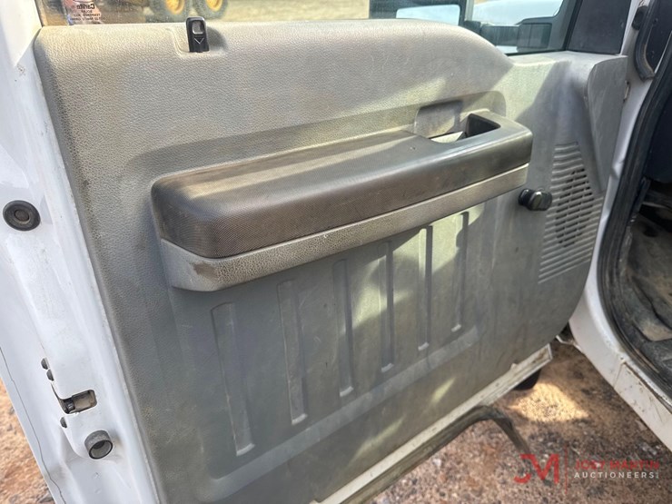 2014-ford-f450-image-27