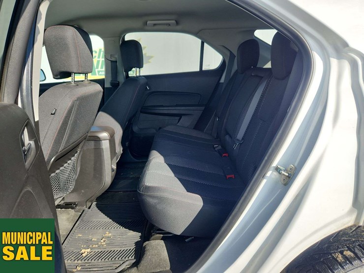 2015-chevrolet-equinox-lt-image-15