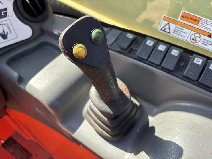 2017-jlg-g5-18a-image-28