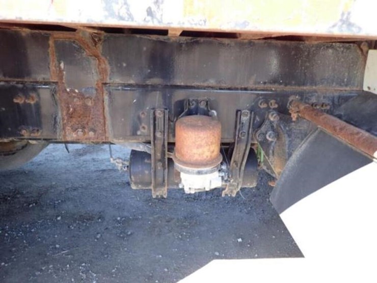 2001-freightliner-fld112-image-42