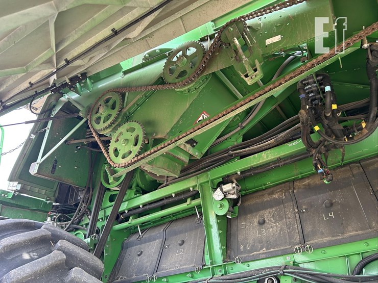 2012-john-deere-s690-image-13