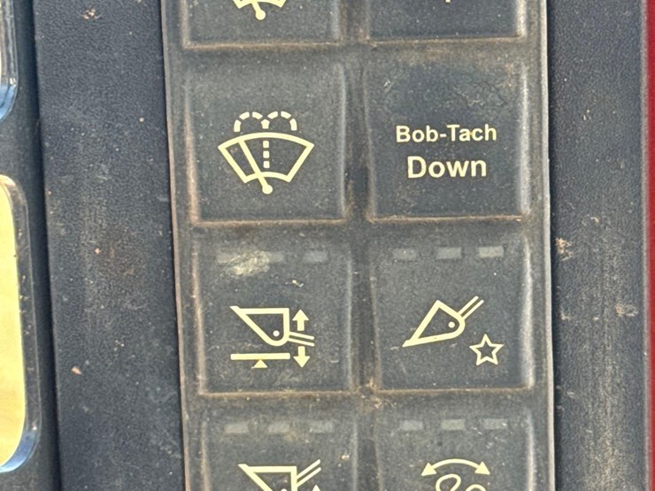 2022-bobcat-t66-image-17