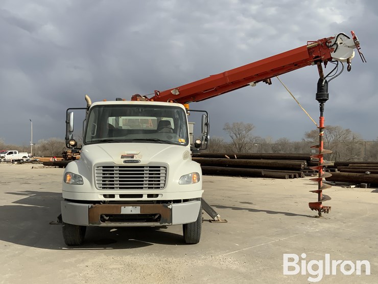 2013-freightliner-m2-106-image-2