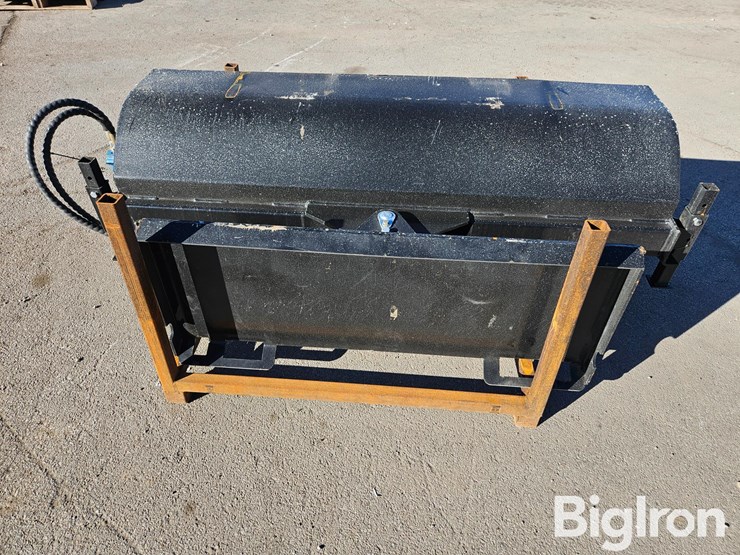 2025-massey-ferguson-730-image-6