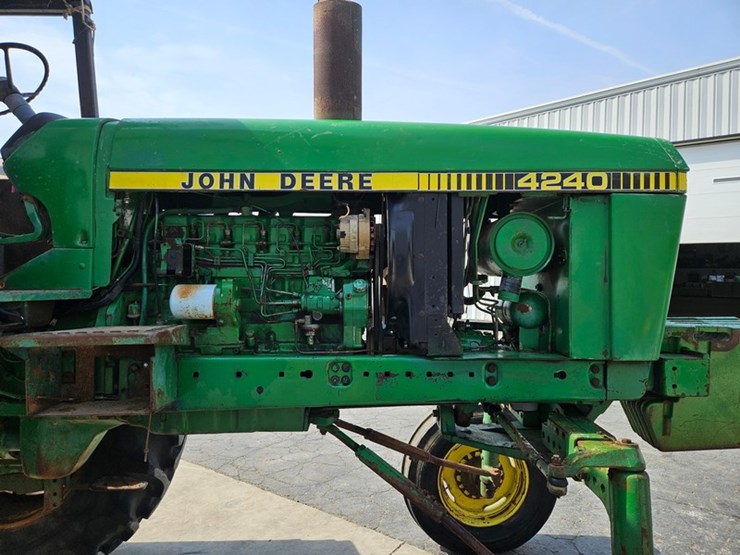 1982-john-deere-4240-image-14