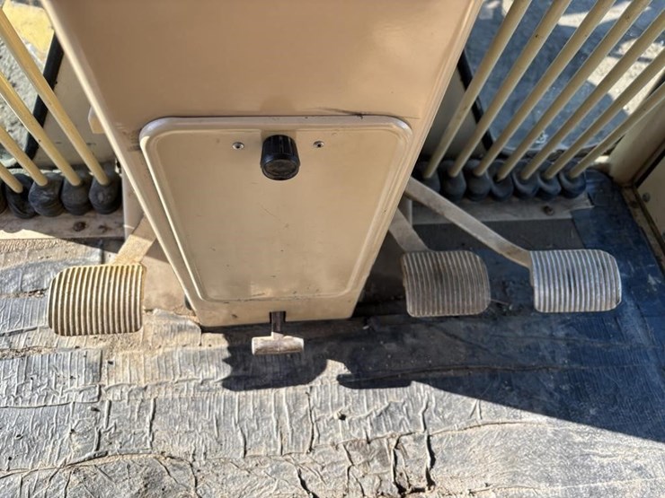 caterpillar-143h-image-59