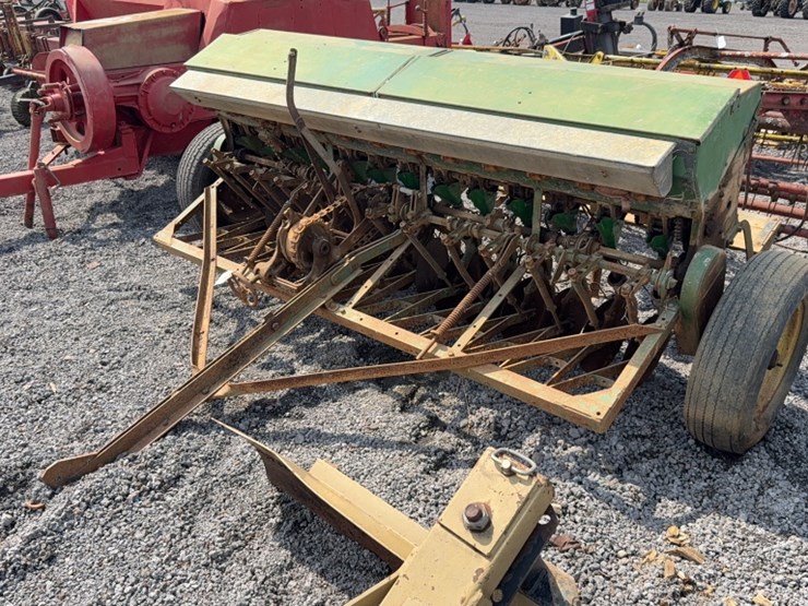 john-deere-8-image-2