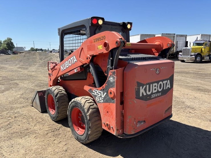 2018-kubota-ssv65-image-4