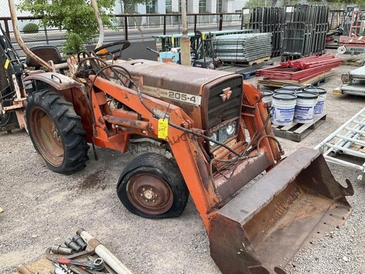 massey-ferguson-205-4-image-4