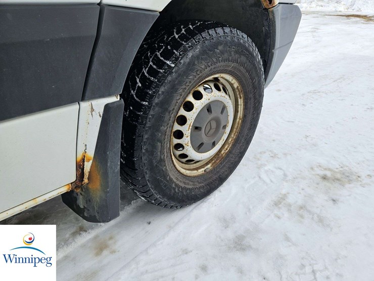 2011-mercedes-benz-sprinter-2500-image-12