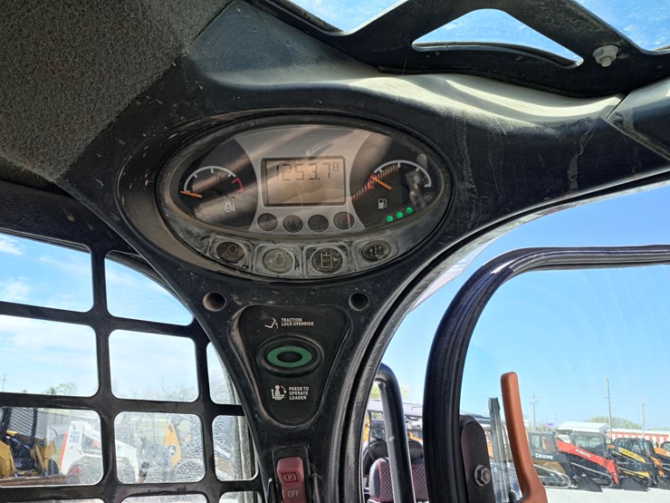 2019-bobcat-t770-image-10