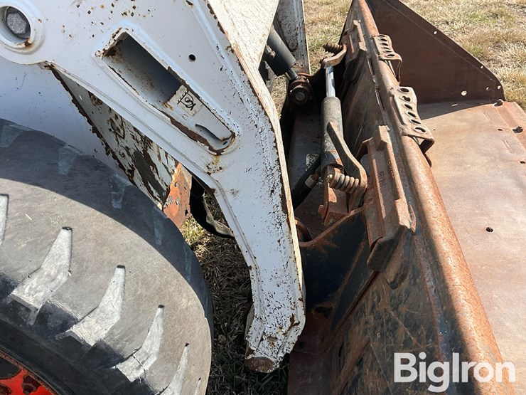2010-bobcat-s185-image-18