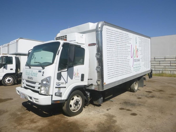 2016-isuzu-nqr-image-1