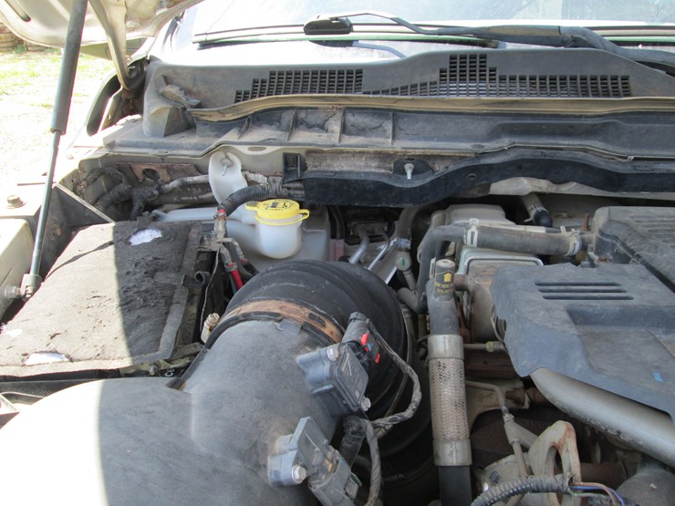 2011-dodge-3500-image-17