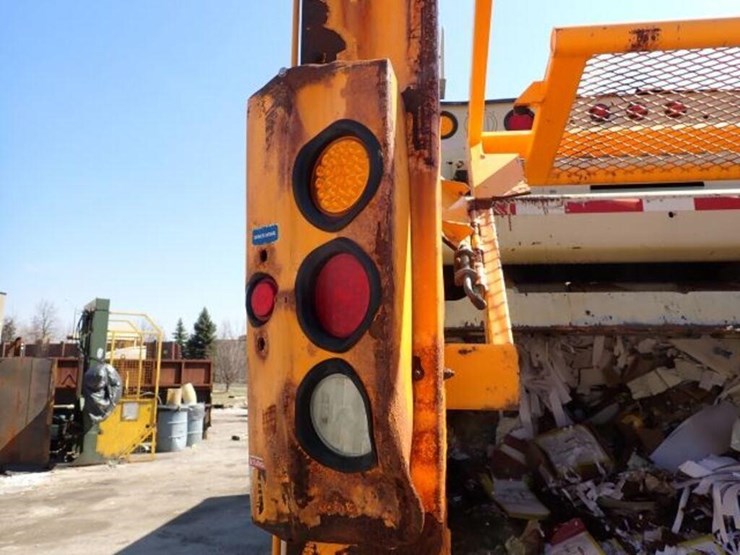 2017-western-star-4700sb-image-61