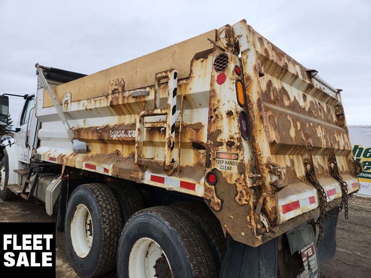 2018-freightliner-m2-106-image-43