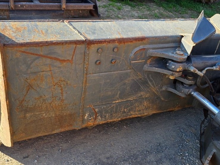 2013-case-850m-image-8