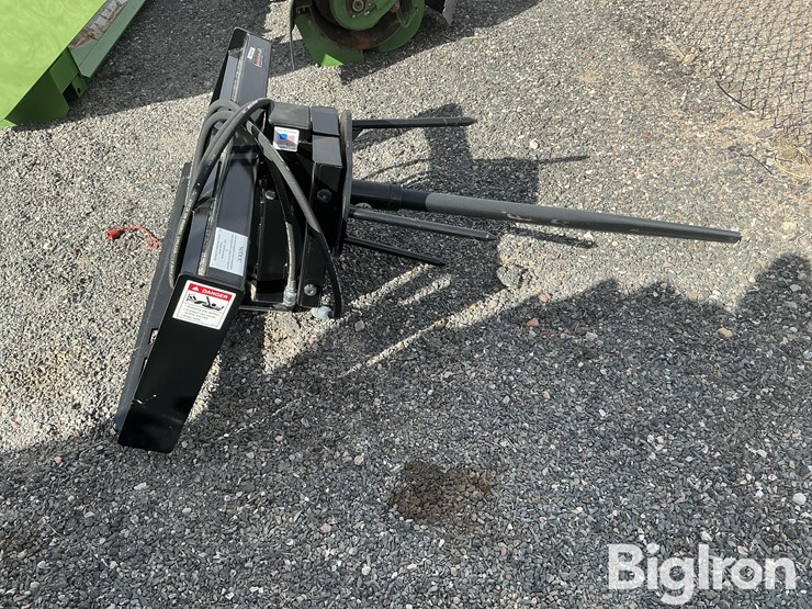 worksaver-skid-steer-mount---hydraulic-bale-unroller-image-4