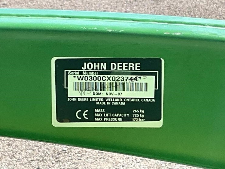 john-deere-3320-image-13