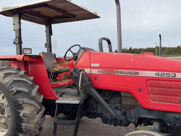 massey-ferguson-4253-image-5