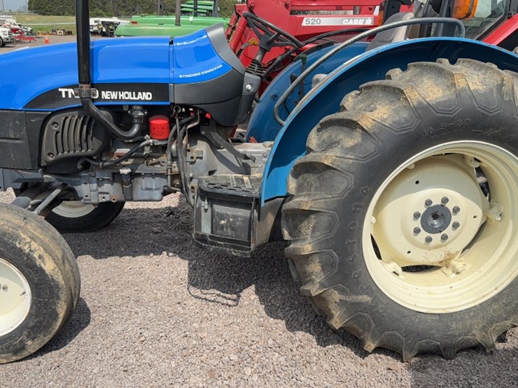 new-holland-tn70-image-14