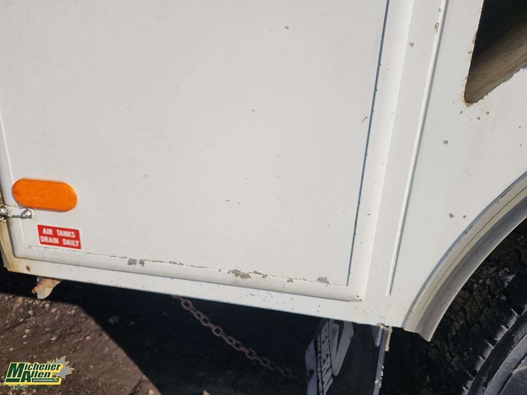 2006-international-durastar-4300-image-61