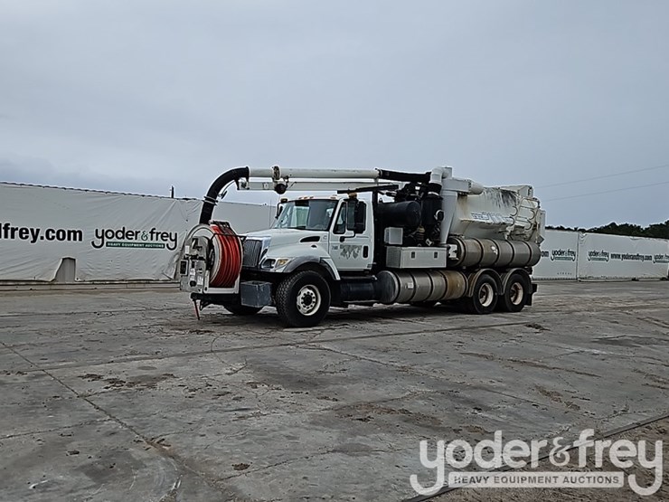 2004-international-7400-image-2