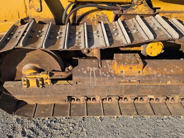 2005-caterpillar-d4g-xl-image-12