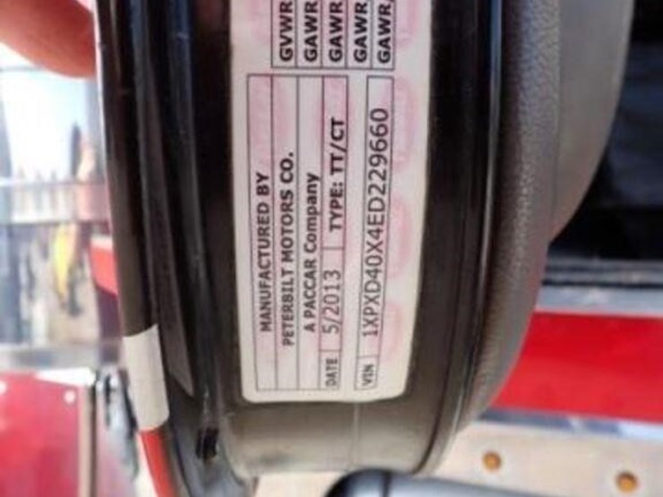 2014-peterbilt-389-image-9