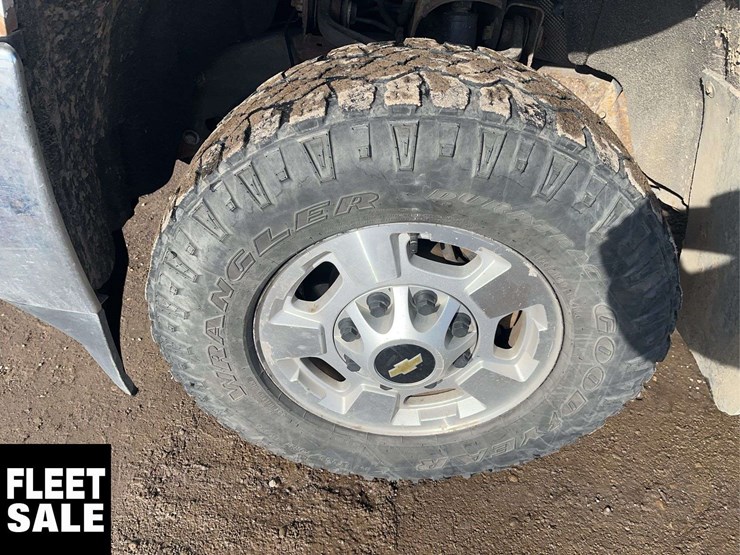 2015-chevrolet-silverado-2500hd-image-10