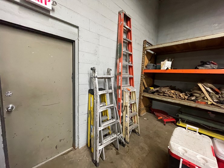 #2582-•-werner-kelly-a-frame-ladders-(columbia-heights,-mn)-image-2