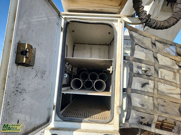 2006-international-durastar-4300-image-41