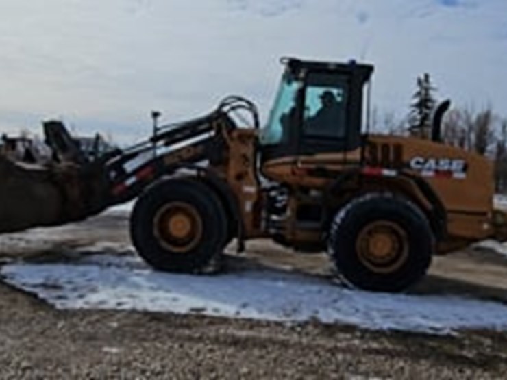 2003-case-621d-xt-image-5