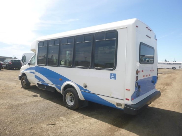 2014-ford-e450-image-5