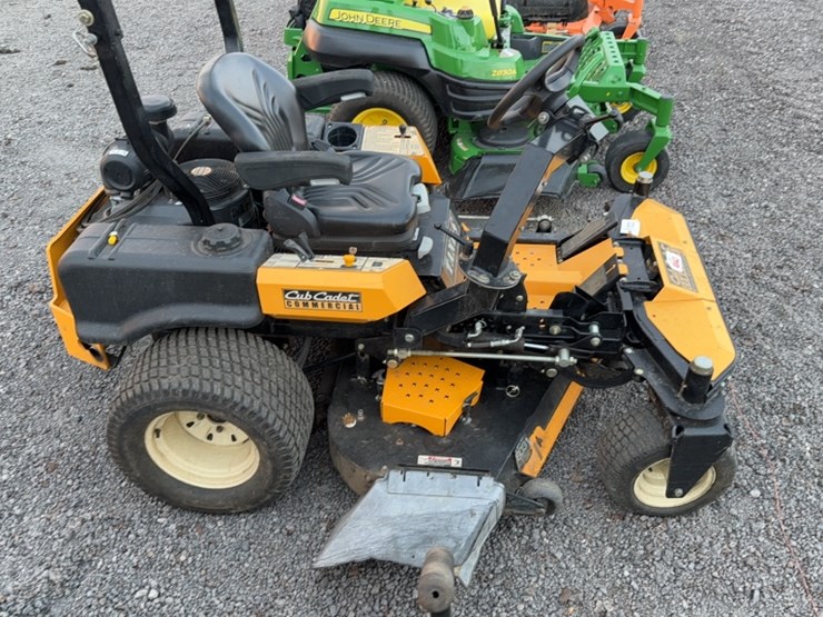#4043-•-2009-cub-cadet-tank-zero-turn-mower-image-7